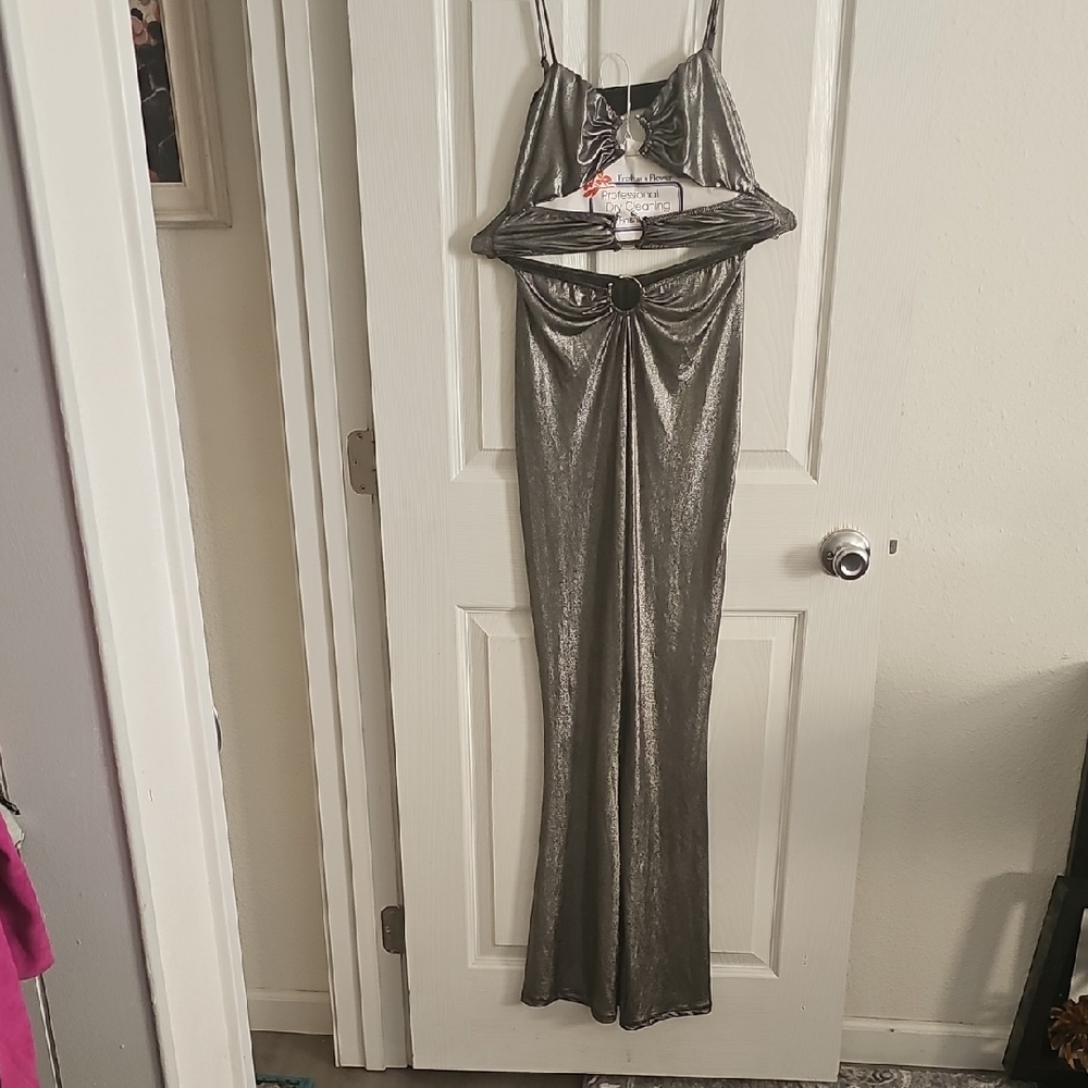 FASHION NOVA novaMetallic Silver Halter Jumpsuit - Picture 4 of 10